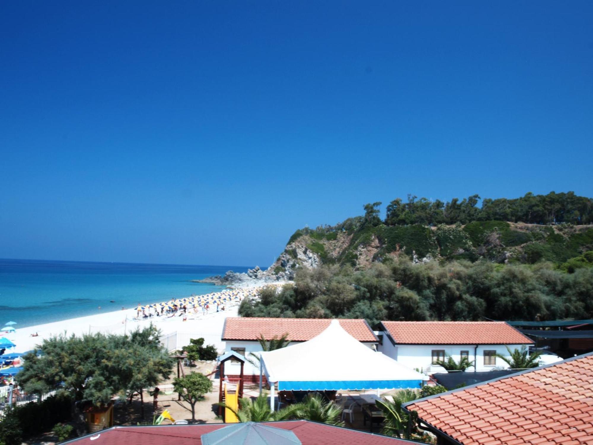 Residence Il Turistico Zambrone Ngoại thất bức ảnh