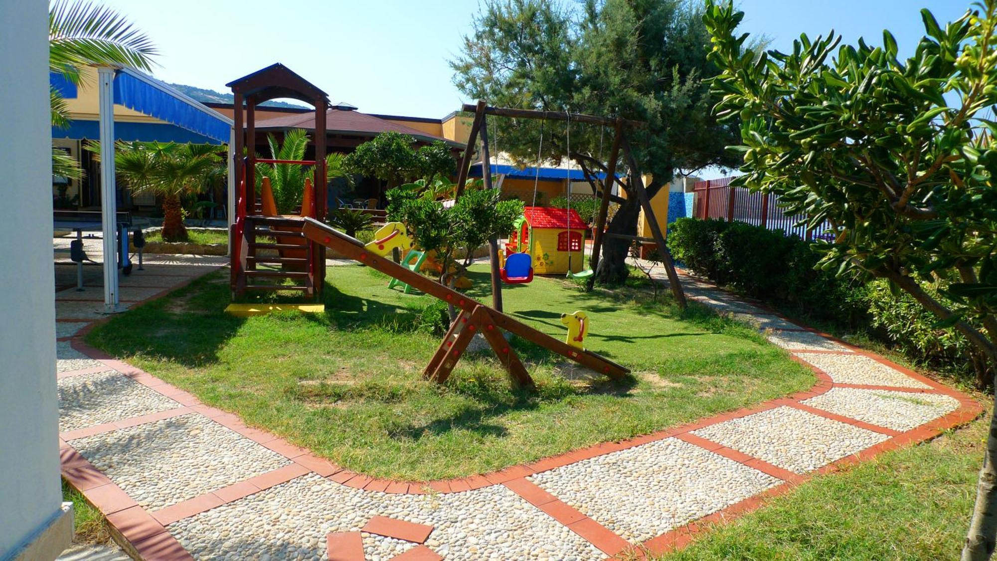 Residence Il Turistico Zambrone Ngoại thất bức ảnh