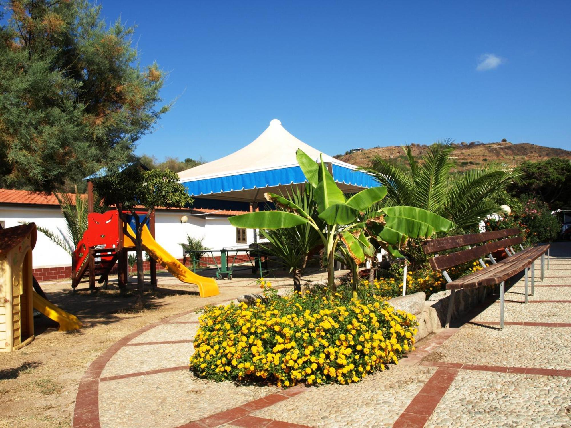 Residence Il Turistico Zambrone Ngoại thất bức ảnh