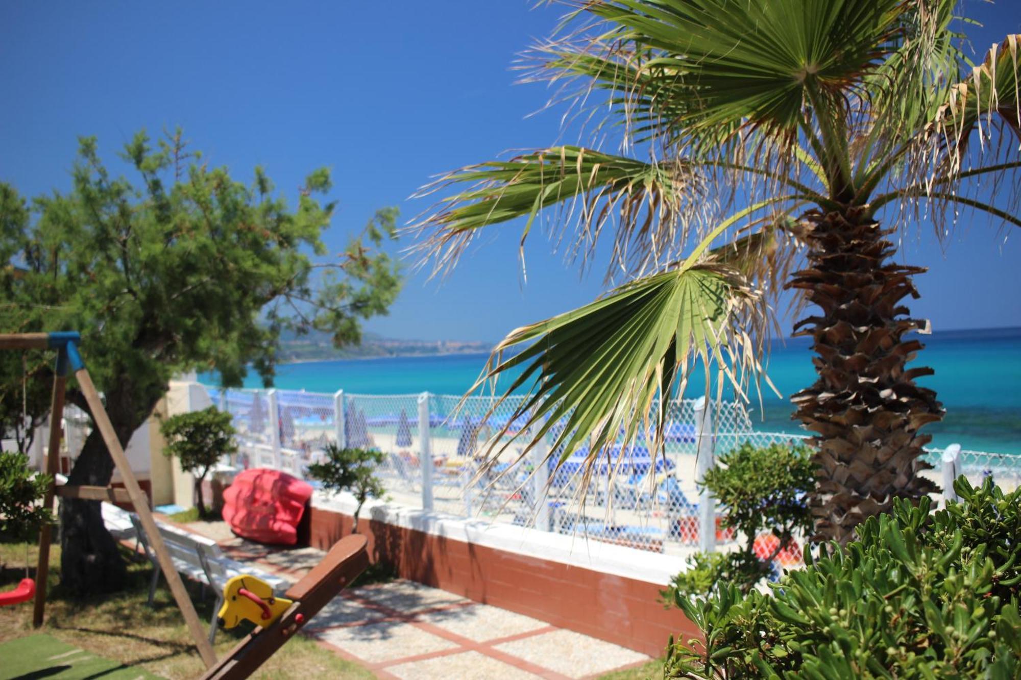 Residence Il Turistico Zambrone Ngoại thất bức ảnh